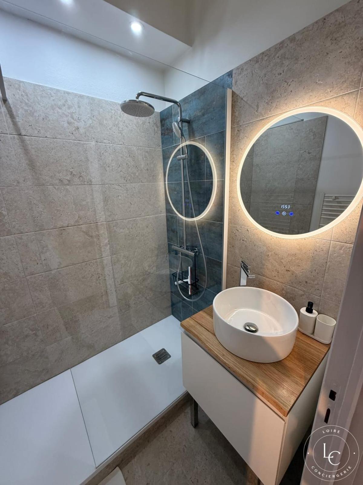 Pop'arc Cathedral View Charm & Pop In The Heart Of Appartement Orléans